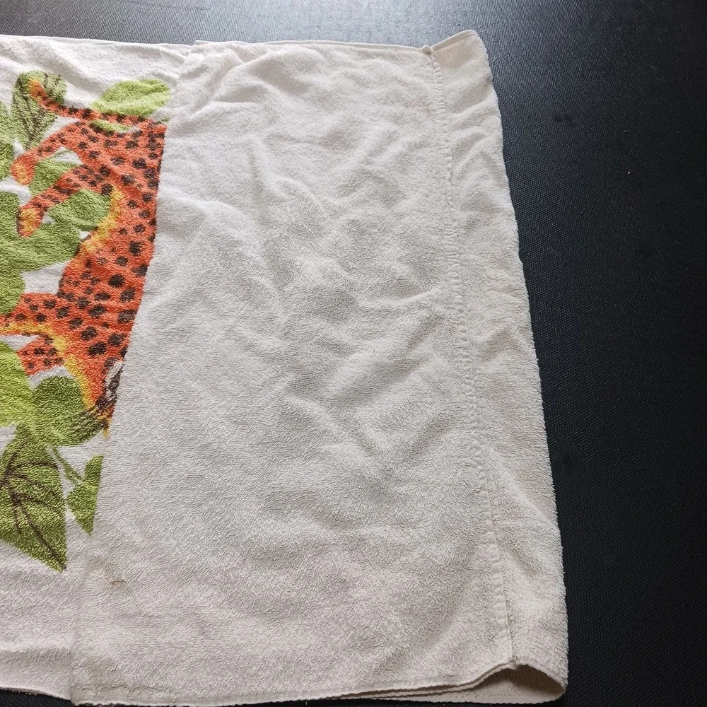 Vintage 1970'S White Beach Towel Cartoon Lion Cheetah Zebra cubs w pocket 50x26